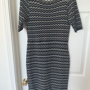 Roz & Ali Black and Cream Geometric Midi Dress
